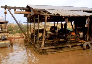 floating village cambodia