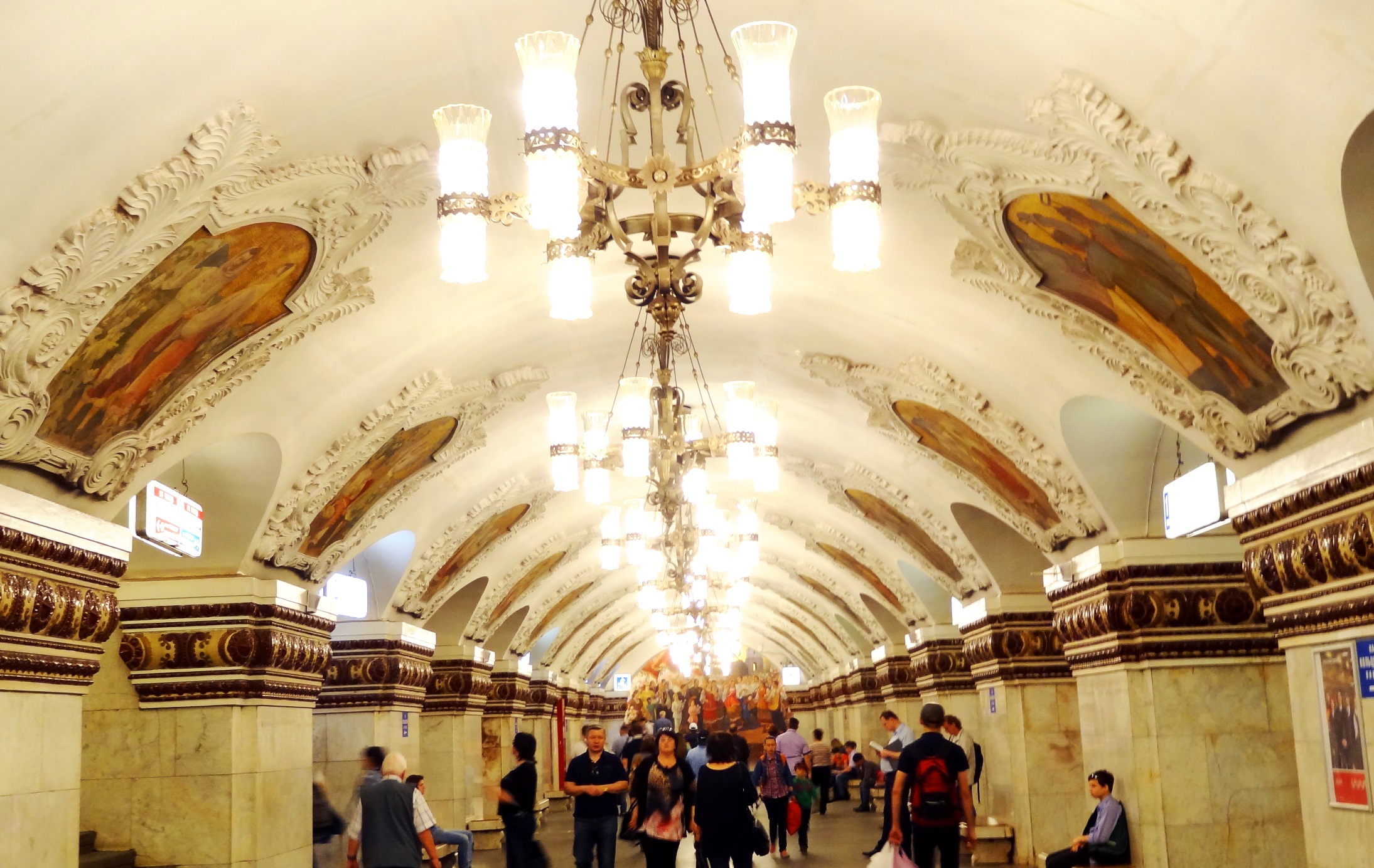 10 Easy Ways of Understanding Moscow Subway Without Knowing Russian!